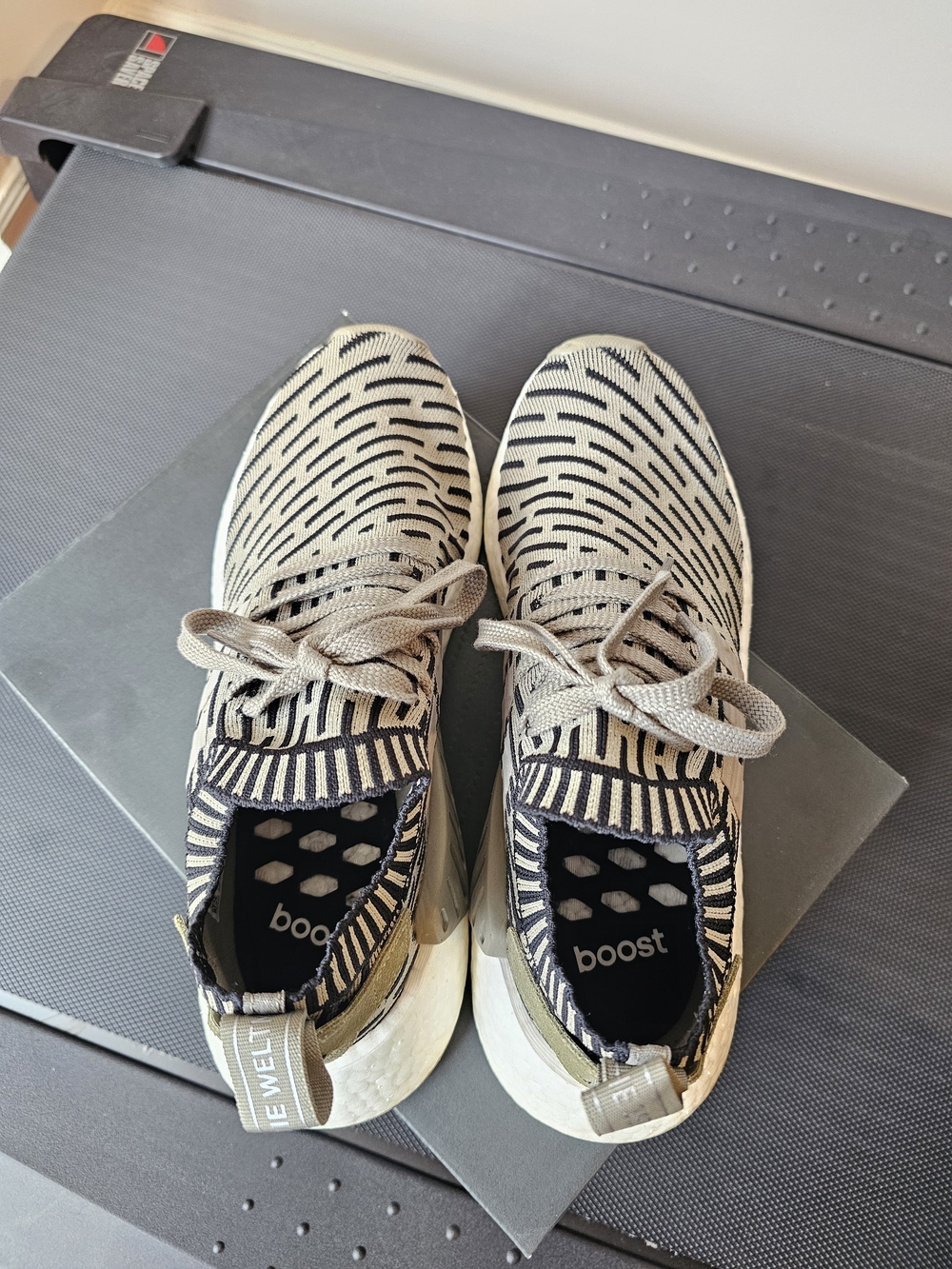 Adidas NMD R2 Primeknit - Picture 8 of 9